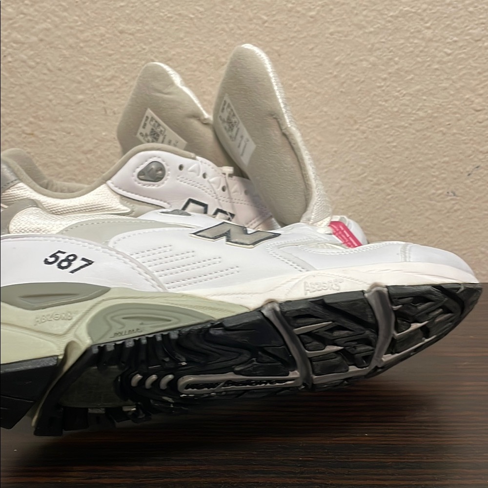 New Balance 587 White Sneakers View 4